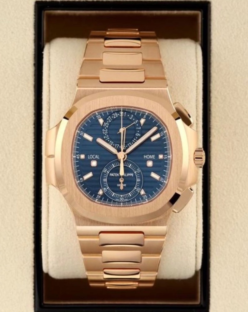 Часы Patek Philippe NAUTILUS TRAVEL TIME CHRONOGRAPH 5990/1R-001