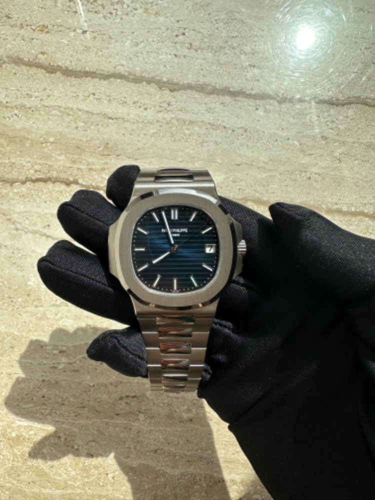 Часы Patek Philippe NAUTILUS 5811/1G-001