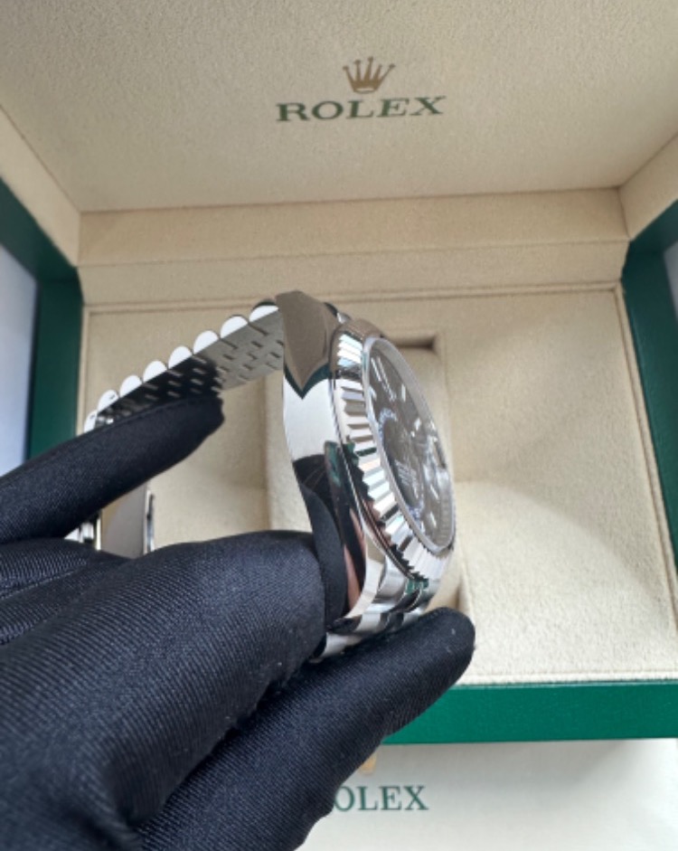 Часы Rolex Sky-Dweller 42mm Steel and White Gold 336934