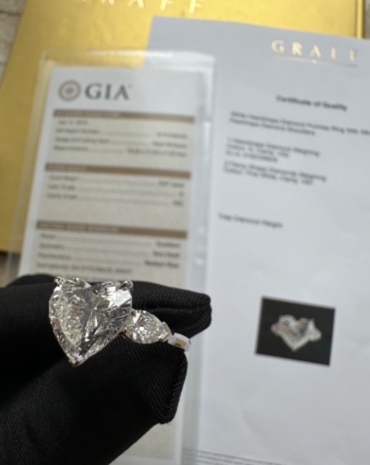 Кольцо Graff Promise Heart Shape Diamond Engagement Ring 5 01ct H/VS2