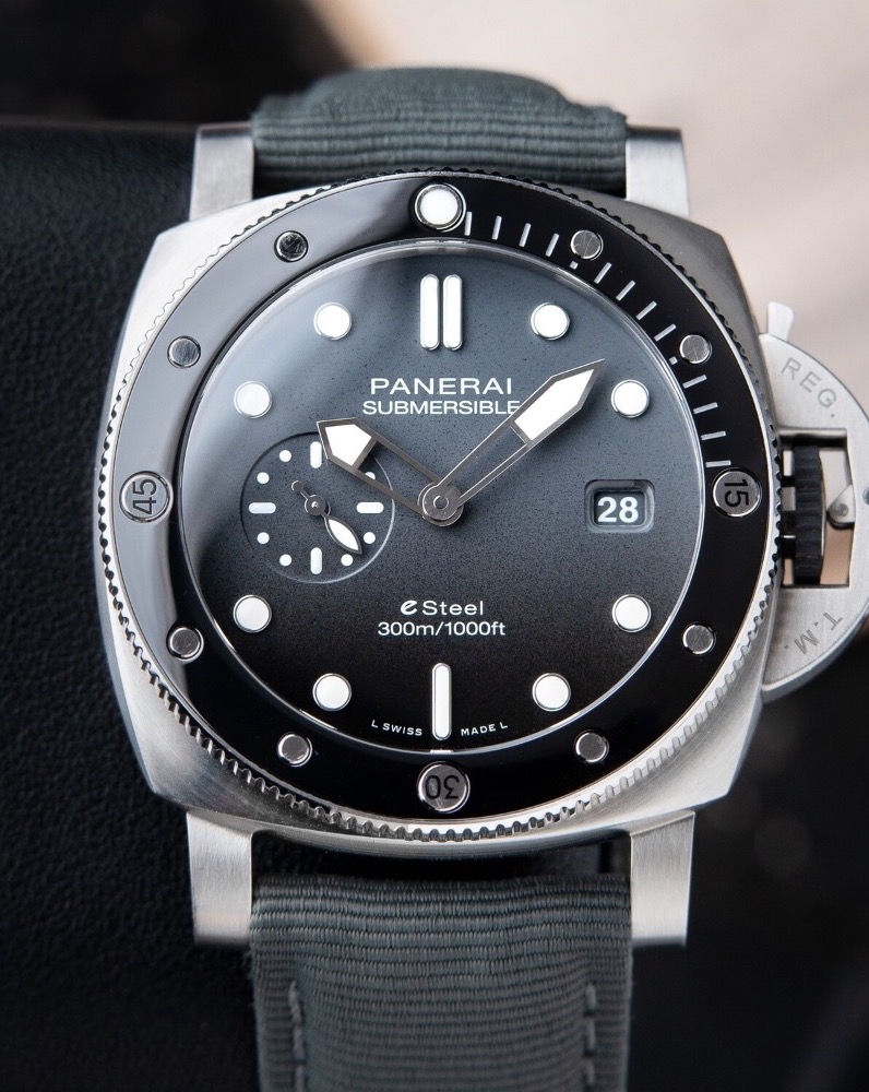 Часы Panerai Officine Submersible QuarantaQuattro ESteel Grigio Roccia PAM01288