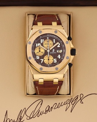 Часы AUDEMARS PIGUET Arnold Schwarzenegger Royal Oak Offshore Chrono 42mm 26007BA.OO.D088CR.01