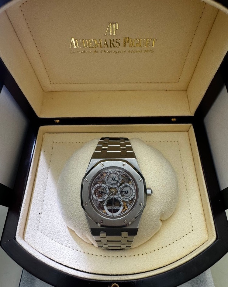 Часы AUDEMARS PIGUET ROYAL OAK PERPETUAL CALENDAR OPENWORKED 25636ST.OO.0944ST.02