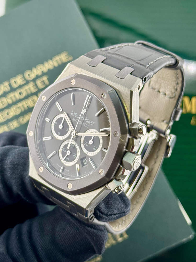 Часы AUDEMARS PIGUET ROYAL OAK LEO MESSI LIMITED EDITION CHRONOGRAPH 26325TS.OO.D005CR.01 (СПБ)