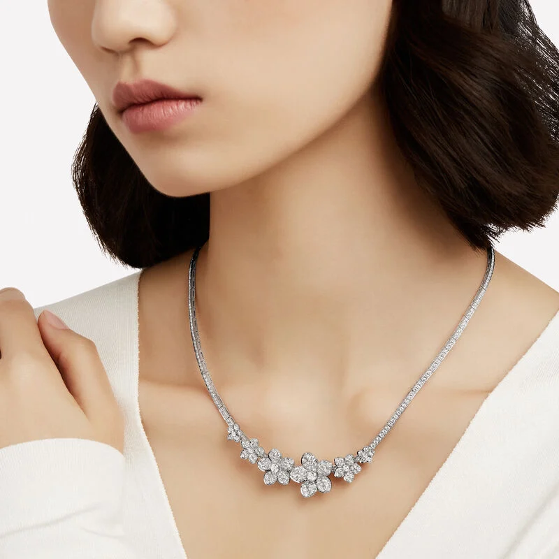 Колье Graff Wild Flower Diamond Necklace RGN758