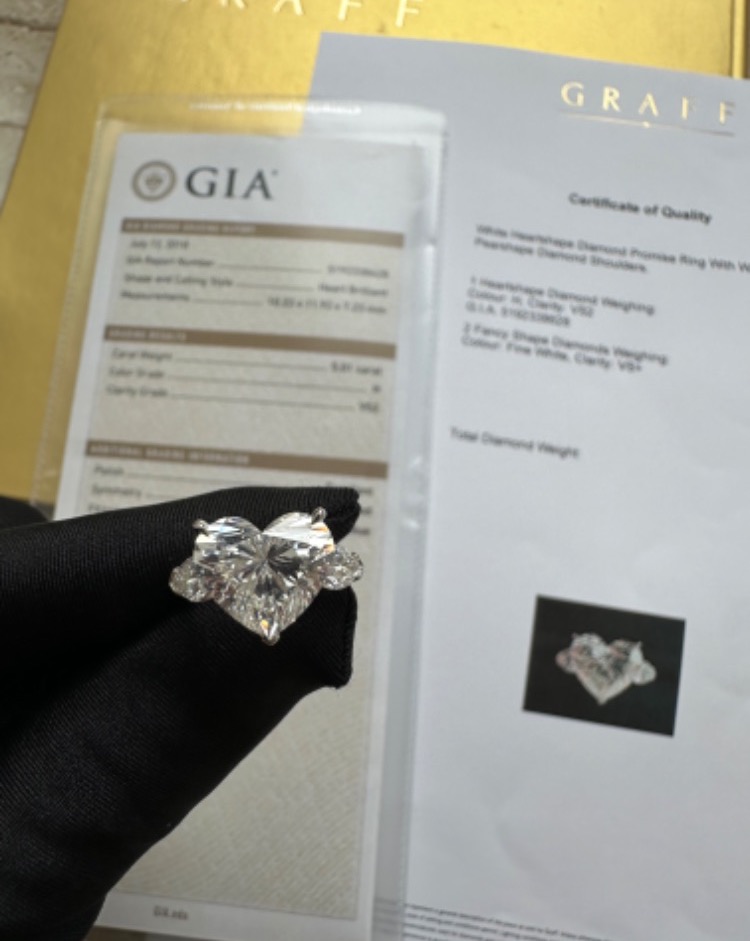 Кольцо Graff Promise Heart Shape Diamond Engagement Ring 5 01ct H/VS2