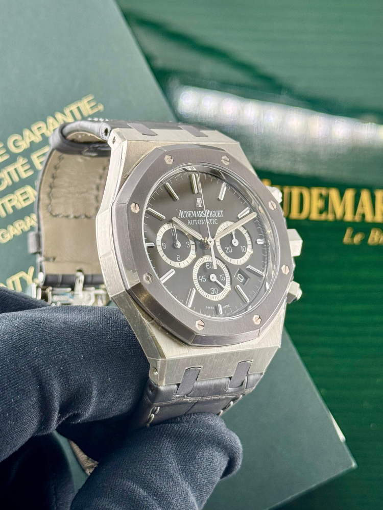 Часы AUDEMARS PIGUET ROYAL OAK LEO MESSI LIMITED EDITION CHRONOGRAPH 26325TS.OO.D005CR.01 (СПБ)